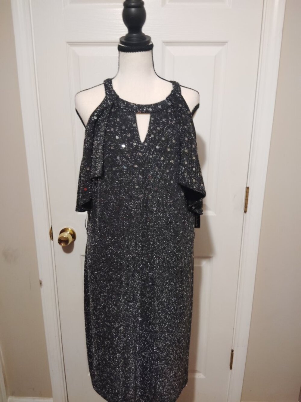 R&M Richards women's Sparkle cold shoulder Dress Size 14W Black glitter midi.